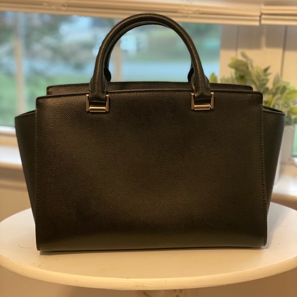 Michael Kors Sylvia medium crossgrain leather satchel - Picture 3 of 9